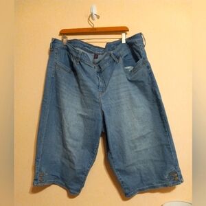 Gloria Vanderbilt Skimmer Capri Jeans
